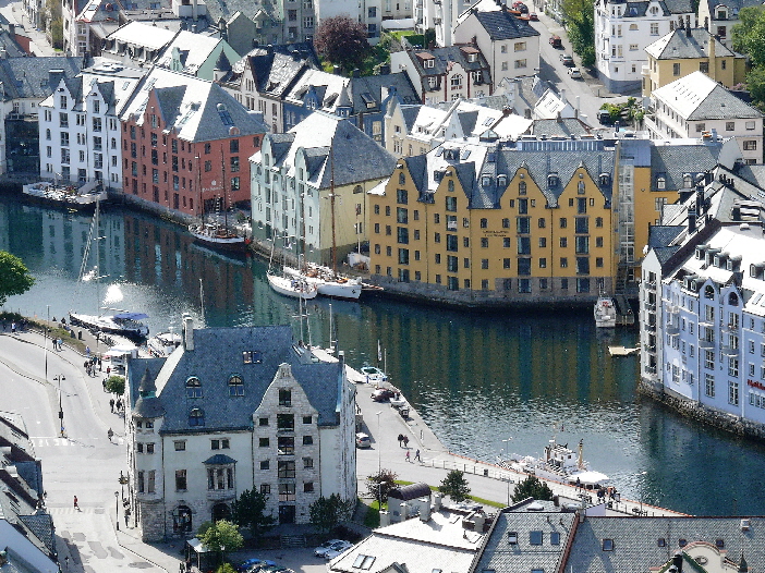 Hotel Bryggen in Alesund, Norwegen / famous hotel in Alesund, Norway