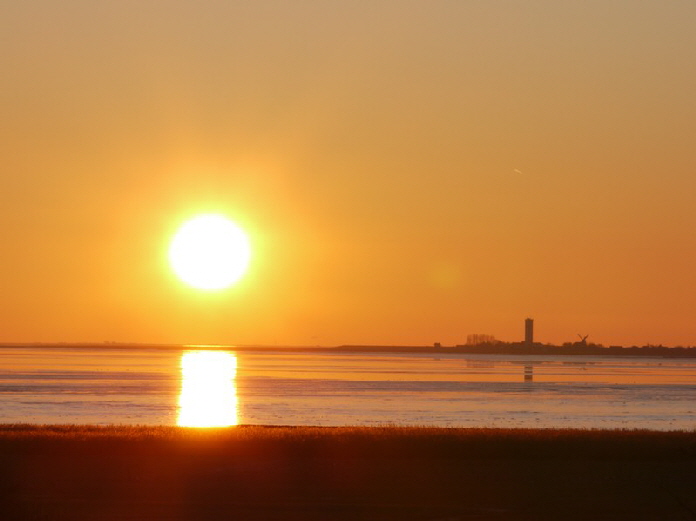 Sonnenuntergang ber Sderhafen  / sunset over Southhabour of Nordstrand